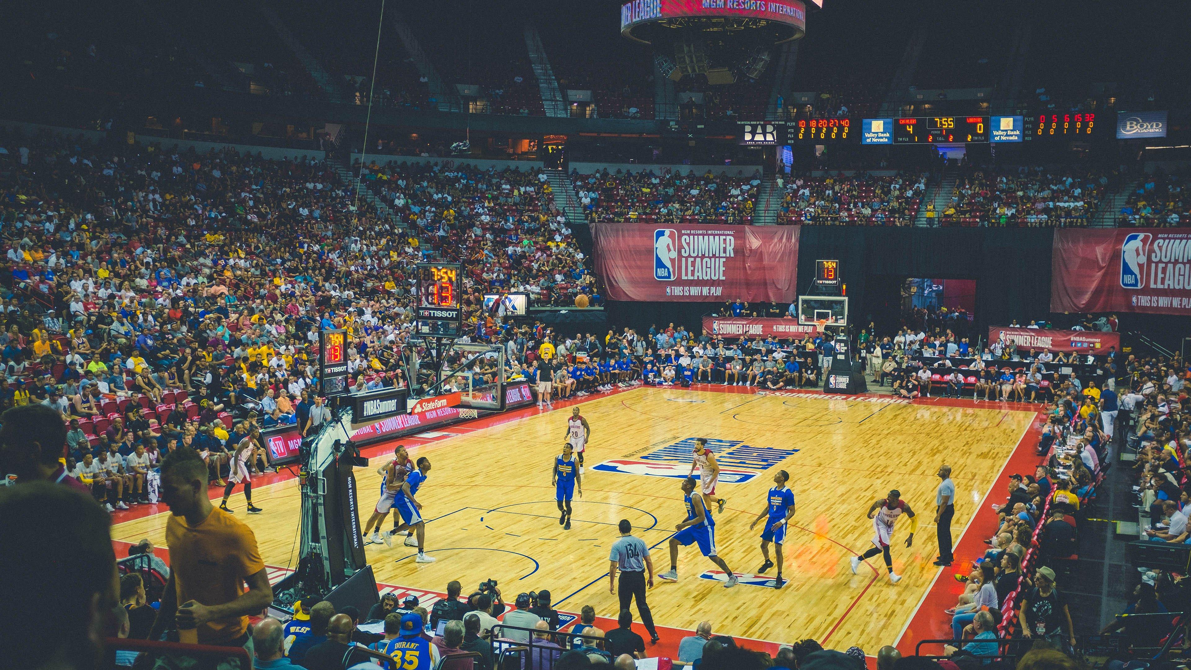 波叔秃鹤恩里克轮番试错 热刺的胜负师迷思与生存之道