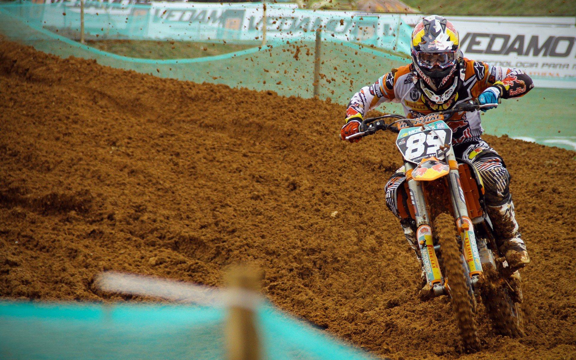 布冯重返蓝衣军团，从门线到指挥台的传奇延续